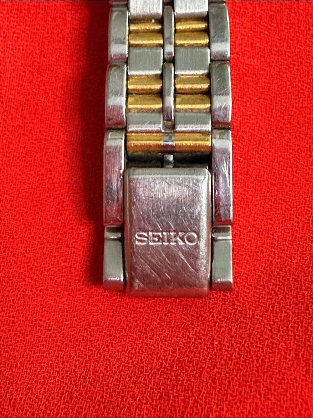 Seiko VintageTwo-Tone Silver and Gold Women's Wristwatch - Picture 7 of 9